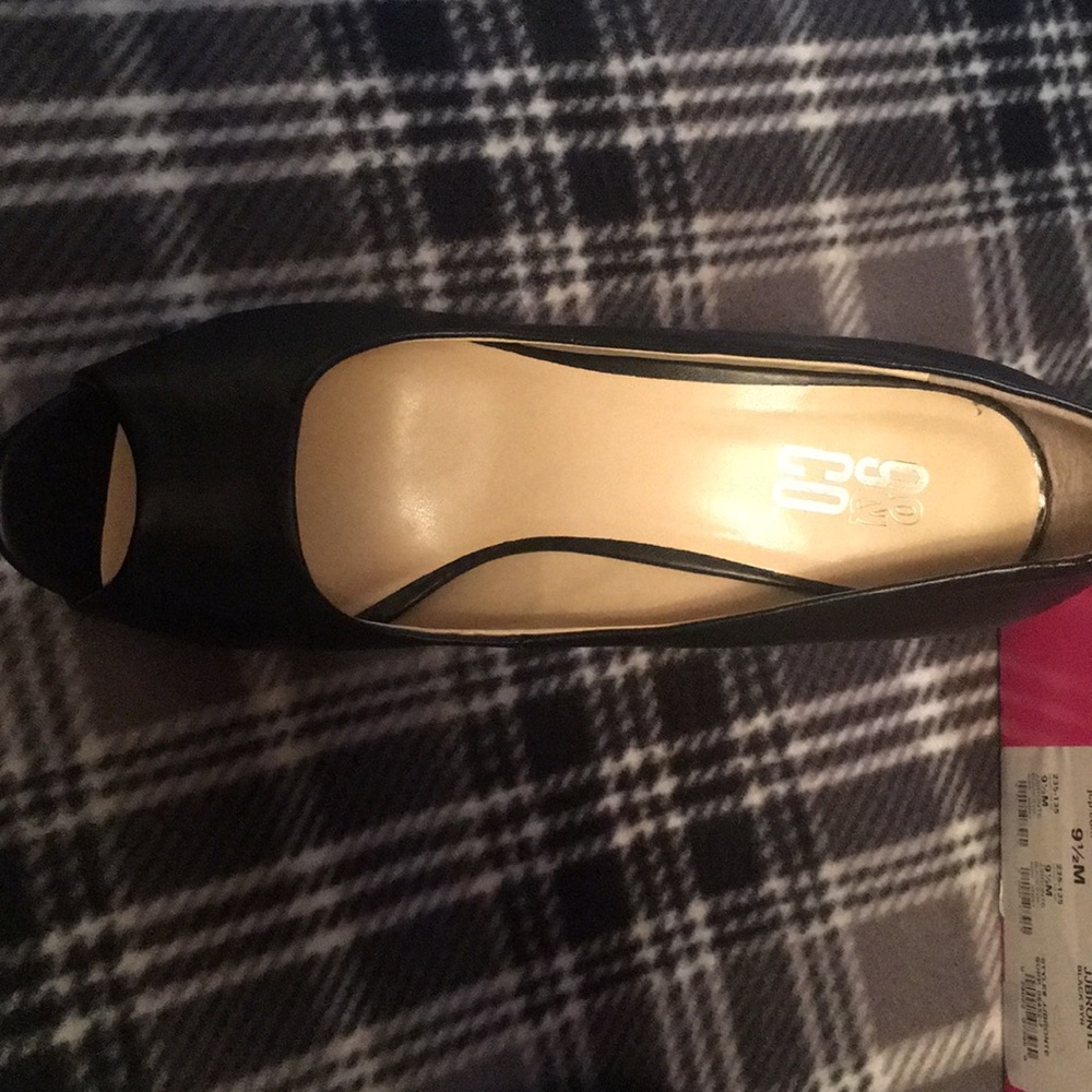 9 & CO Black leather heels - Picture 2 of 5